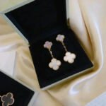 [Eternal Jewelry]CLOVER 2 MOTIF WHITE MOP EARRINGS - Image 4