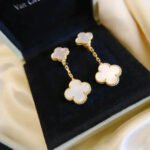 [Eternal Jewelry]CLOVER 2 MOTIF WHITE MOP EARRINGS - Image 3