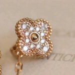 [Eternal Jewelry]CLOVER MEDIUM 1 MOTIFS FUll DIAMOND EARRINGS - Image 2