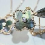 [Eternal Jewelry]CLOVER 15MM DIAMOND AND MOTHER-OF-GREY NECKLACE - Image 5