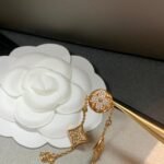 [Eternal Jewelry]STAR AND SUN 4 MOTIFS GOLD DIAMONDS BRACELET - Image 6