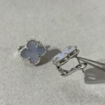 [Eternal Jewelry]CLOVER CHALCEDONY SILVER STUD EARRINGS - Image 2