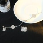 [Eternal Jewelry]CLOVER BRACELET 5 MOTIF SILVER DIAMOND PAVED - Image 2