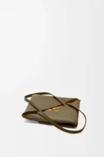 Medium Puzzle Fold tote in shiny calfskin - Image 8