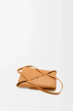 Medium Puzzle Fold tote in shiny calfskin - Image 7