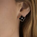 [Eternal Jewelry]CLOVER MEDIUM 1 MOTIFS ONYX DIAMOND EARRINGS - Image 2