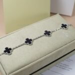 [Eternal Jewelry]CLOVER 5 MOTIF ONYXS  BRACELET SILVER - Image 4