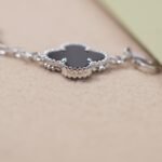 [Eternal Jewelry]CLOVER 5 MOTIF ONYXS  BRACELET SILVER - Image 7