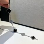 [Eternal Jewelry]CLOVER 5 MOTIF ONYXS DIAMOND BRACELET SILVER - Image 10