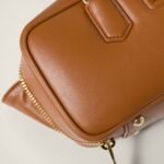 Arcadie Leather Large Handbag Cognac color - Image 4