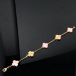 [Eternal Jewelry]CLOVER BRACELET 5 MOTIF PINK AND PINK GOLD - Image 3